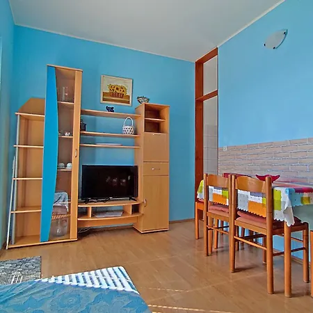 Roic Apartment *