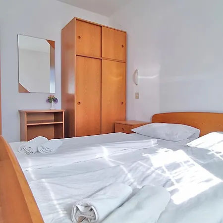 Roic Apartment