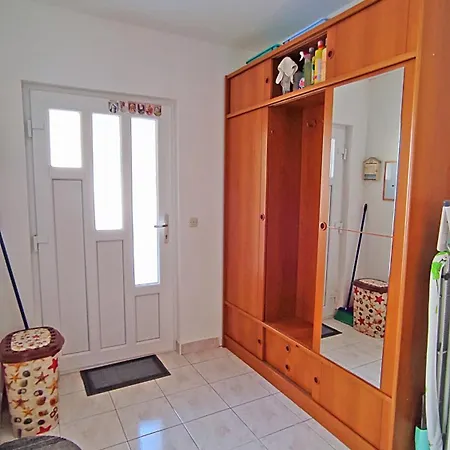 Roic Apartment