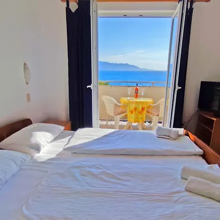Roic Apartment